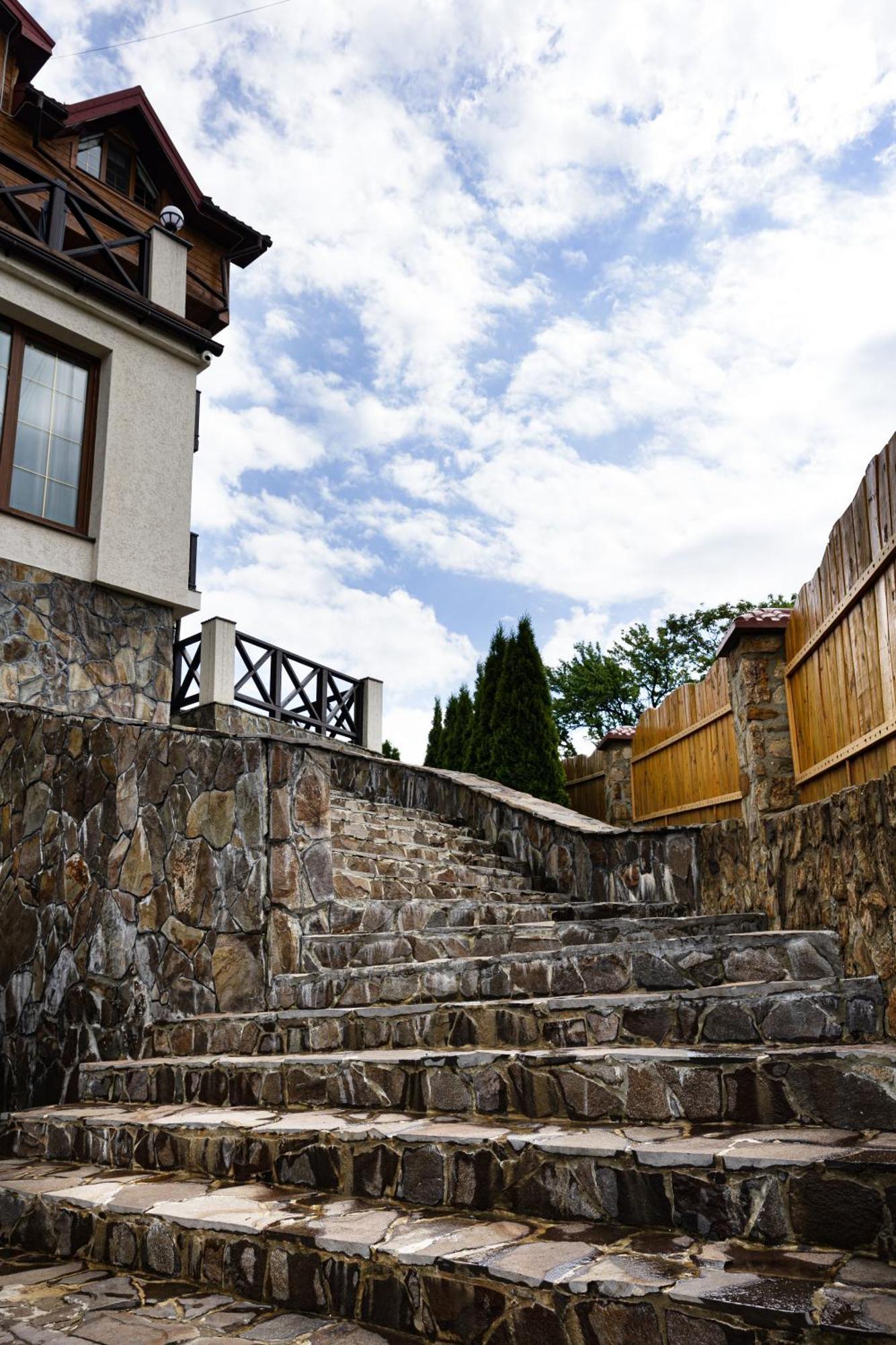 Svoi Hotel Palyanytsya Exterior foto